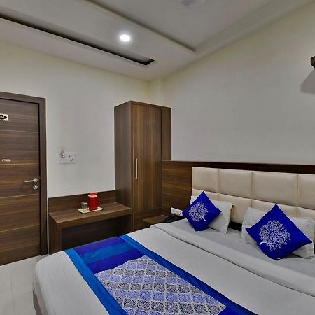 Hotel Amar Palace Ujjain Extérieur photo