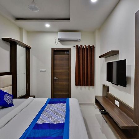 Hotel Amar Palace Ujjain Extérieur photo