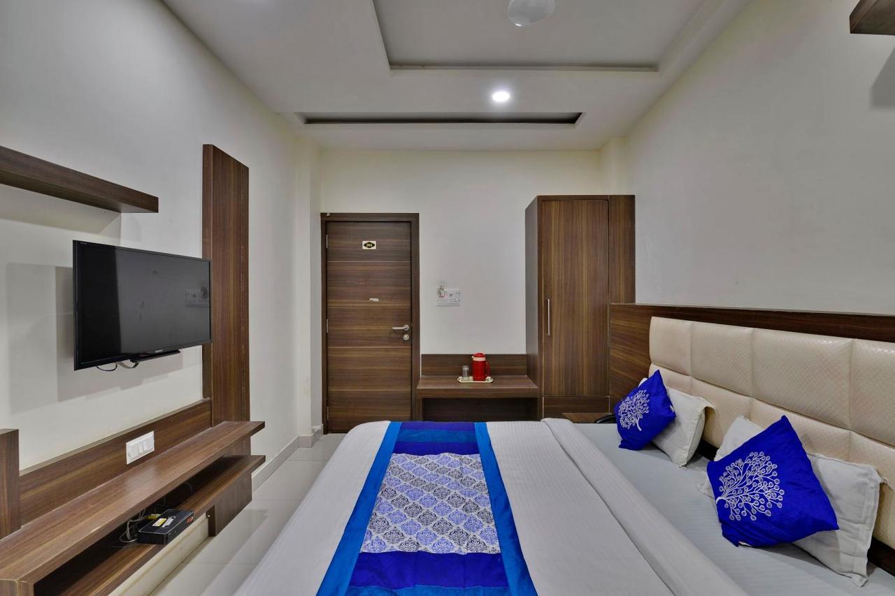 Hotel Amar Palace Ujjain Extérieur photo