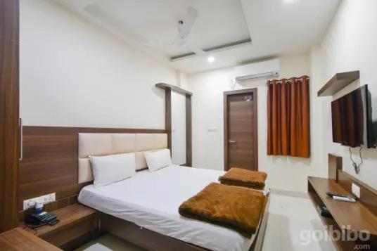 Hotel Amar Palace Ujjain Extérieur photo
